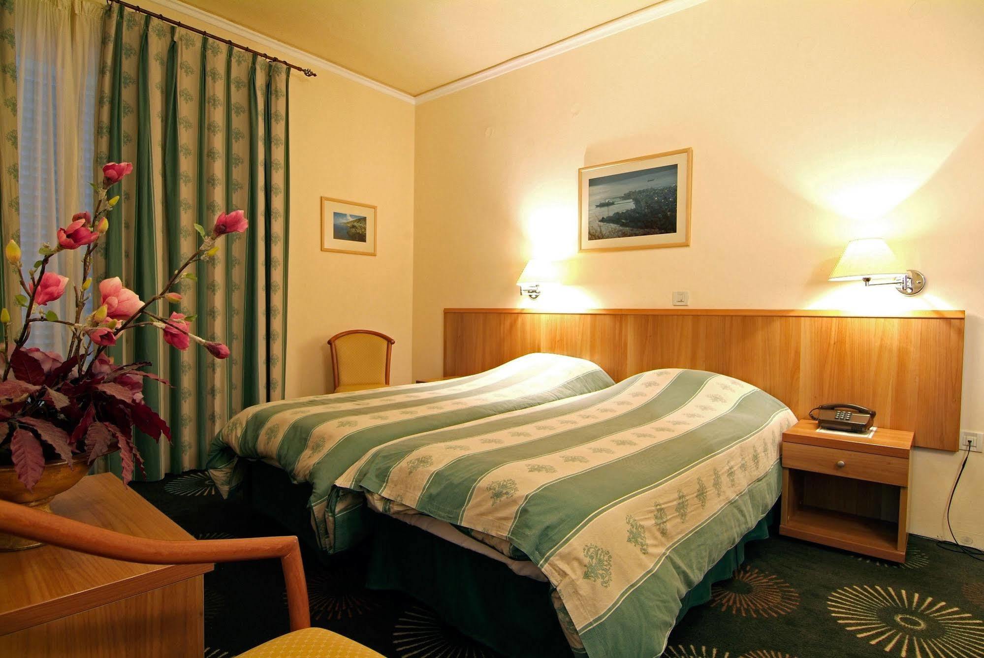 Hotel Kalafati Itea Exteriér fotografie